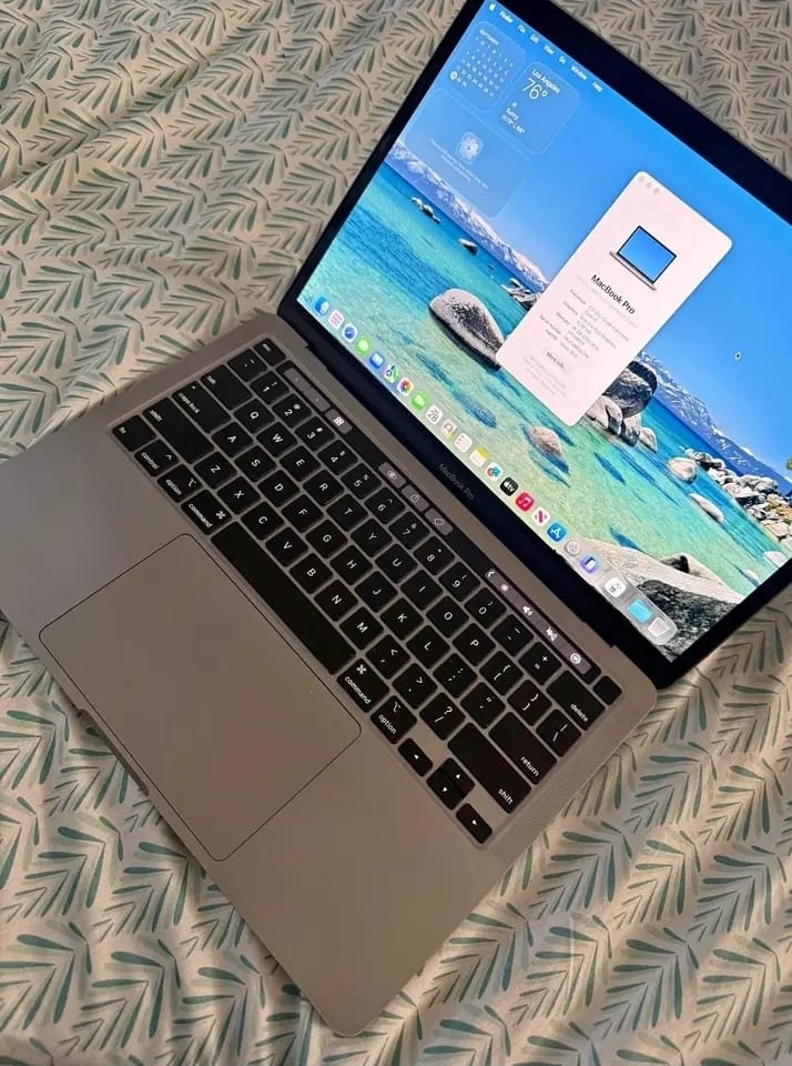 Macbook pro 16GB Ram 500GB